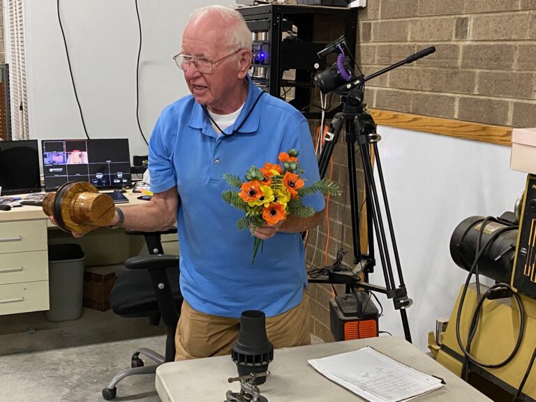 Burrs flower vase